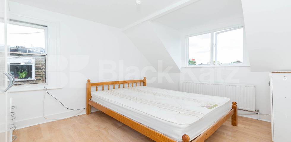 Cosy one bed within a period house mins to tube and shops  Newnham Road, Wood Green